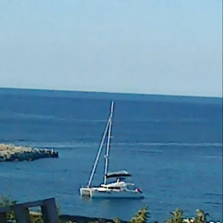 Bed & Breakfast D Hotes Chez Raymonde Et Sandrine 3*