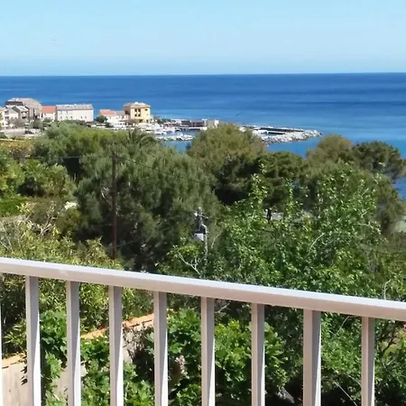 D Hotes Chez Raymonde Et Sandrine Bed & Breakfast 3*