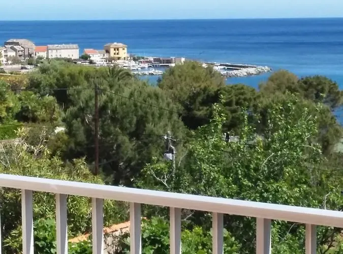 D Hotes Chez Raymonde Et Sandrine Bed & Breakfast 3*